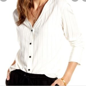 Treasure & Bond Tie Back Button Top in White. Size M.